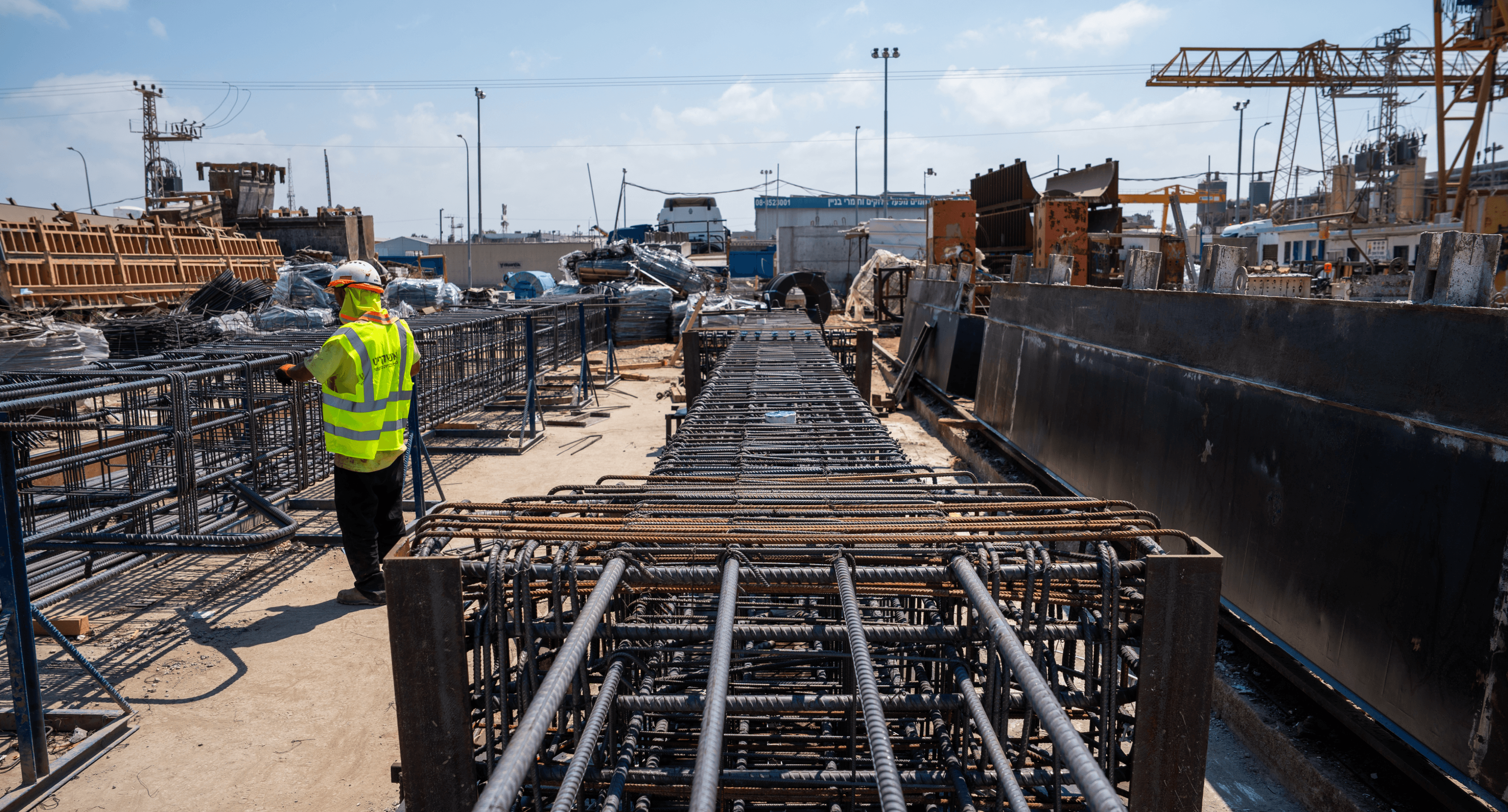 עמודים מתועשים Precast Concrete Columns