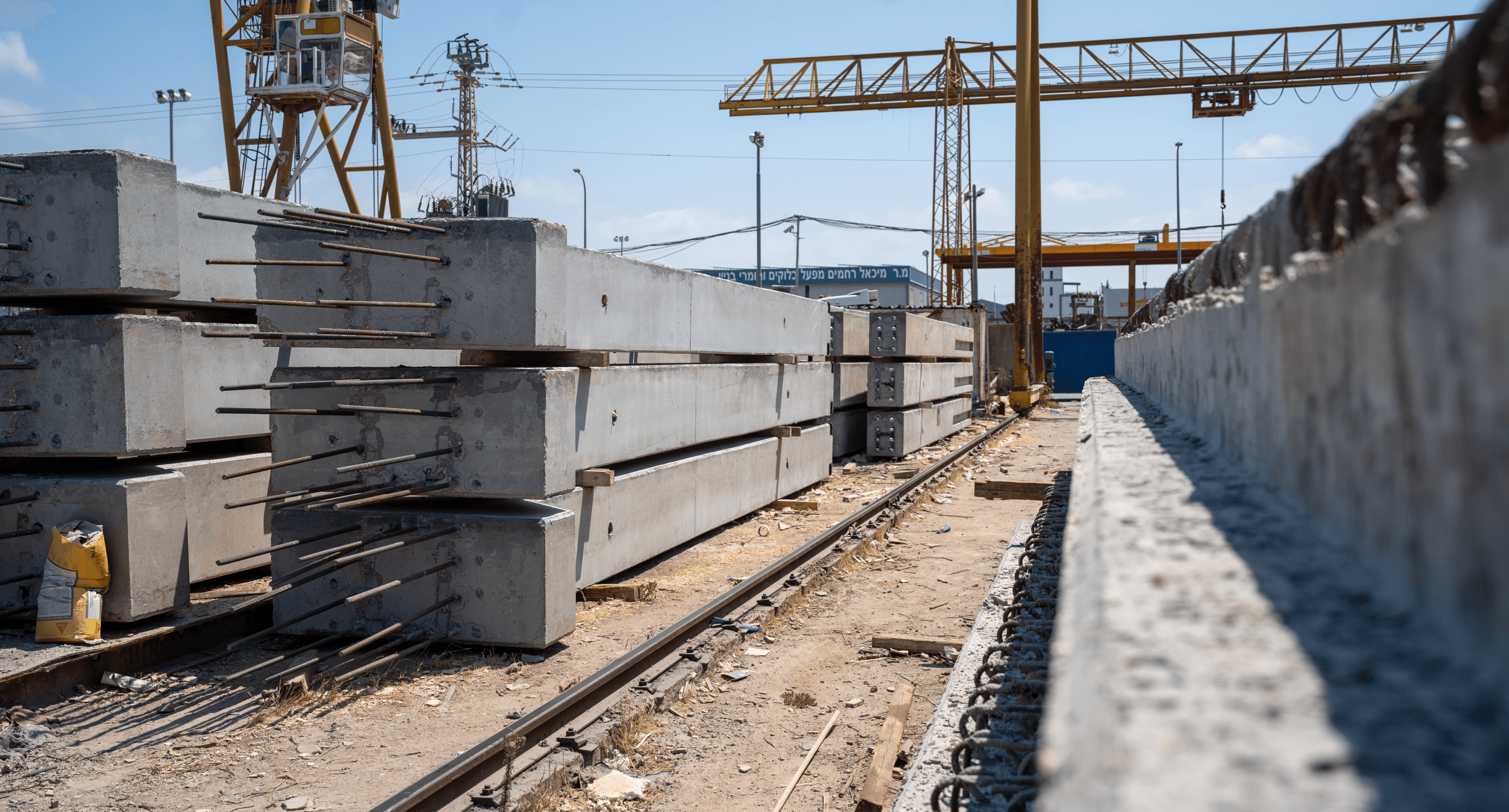  קורות דרוכות Prestressed Beams 