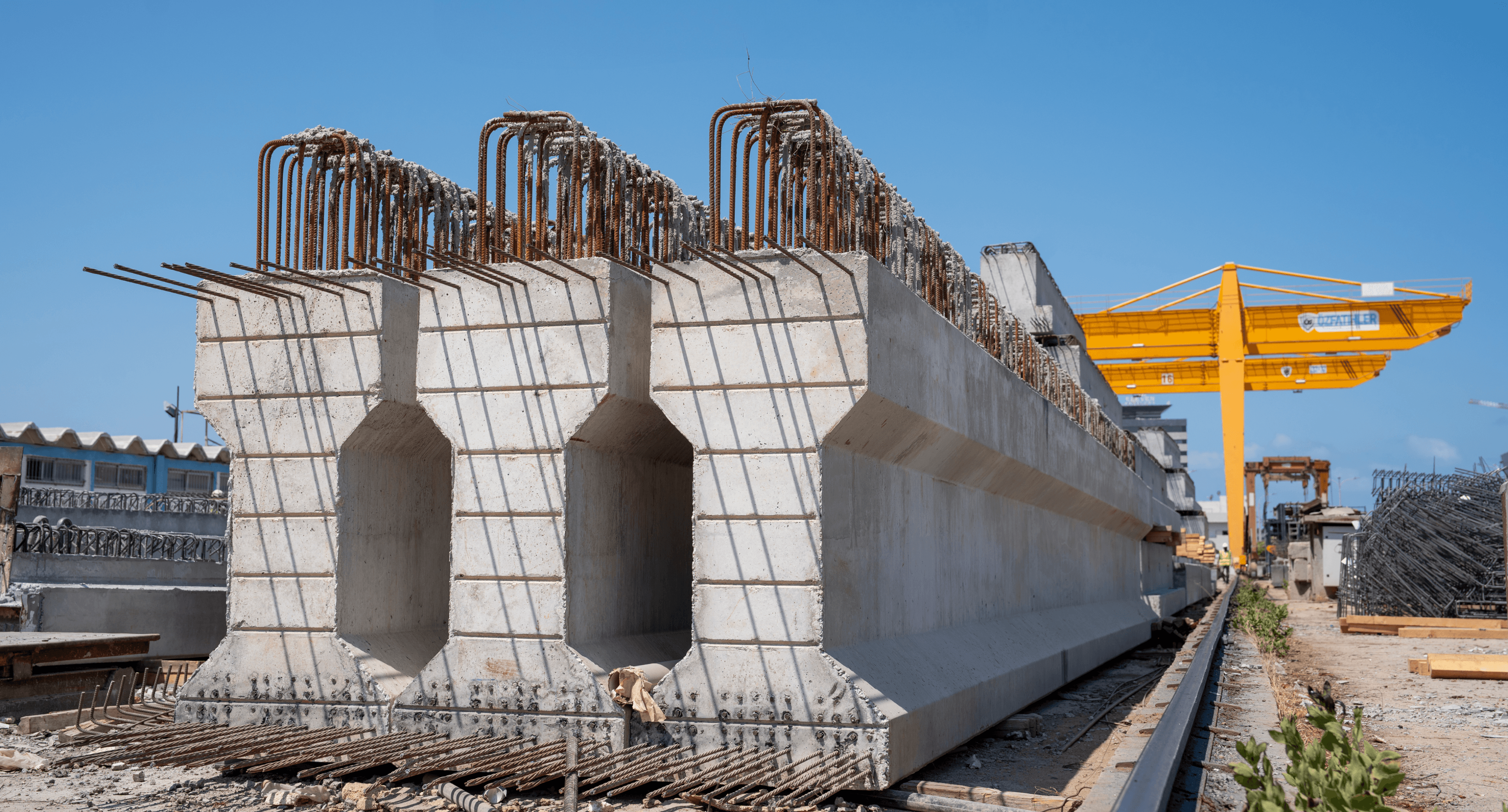  קורות דרוכות Prestressed Beams 
